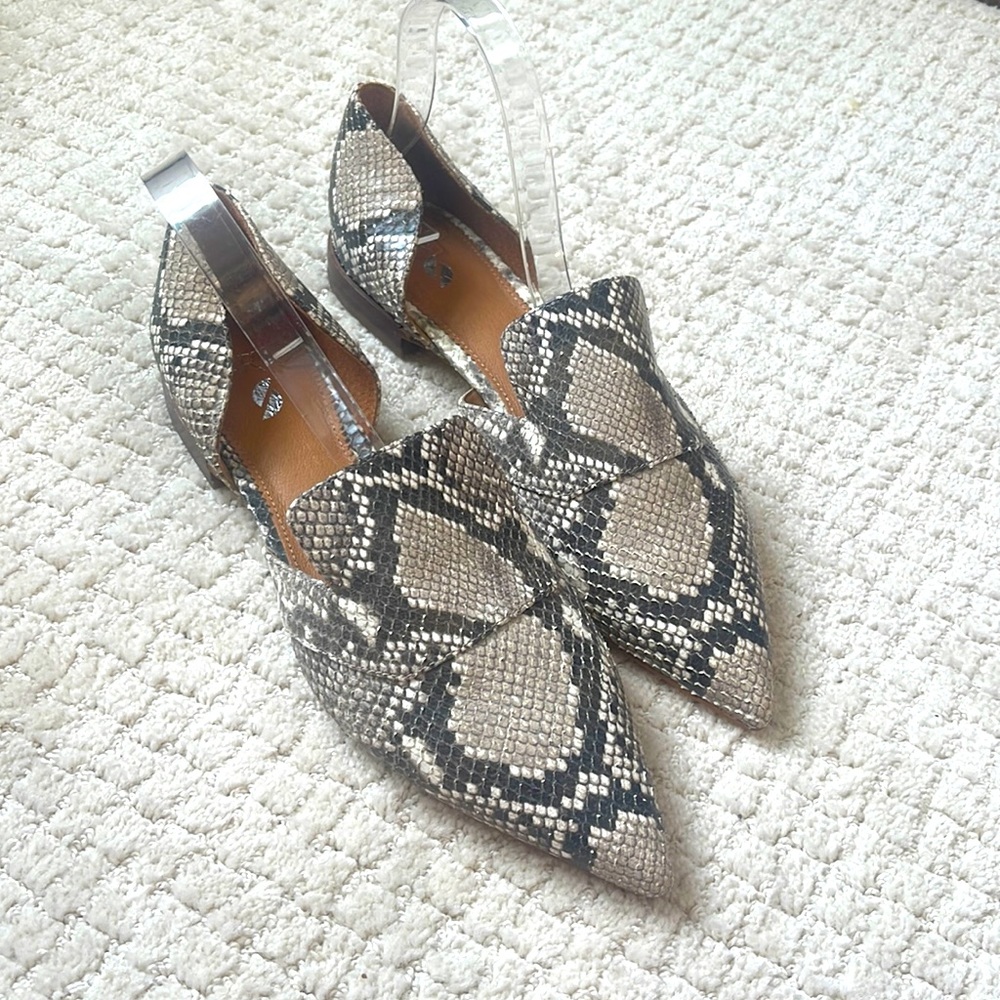 Snazzy!!….Sarto sz 9 python open loafers!